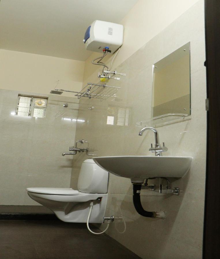 כלכותה Radharani Apartment מראה חיצוני תמונה