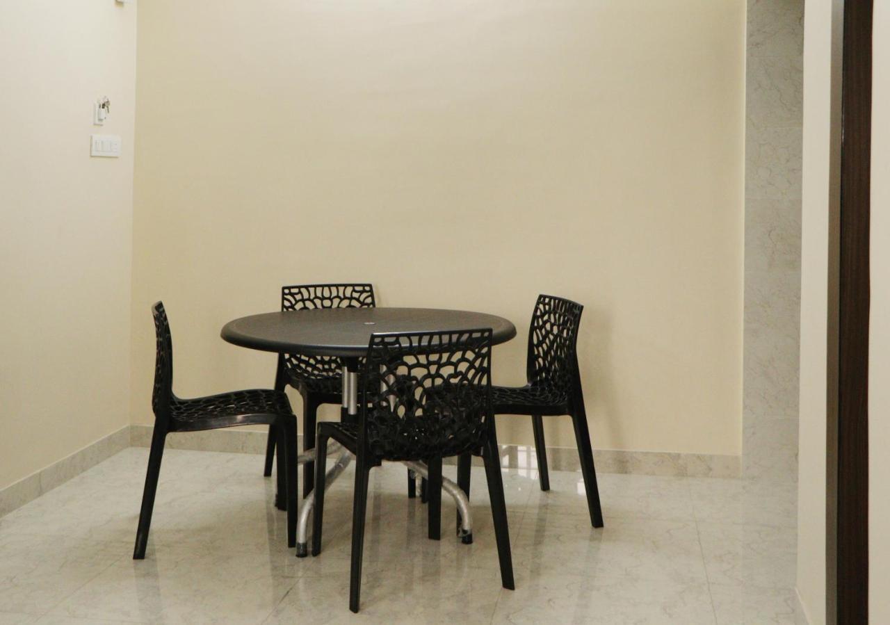 כלכותה Radharani Apartment מראה חיצוני תמונה